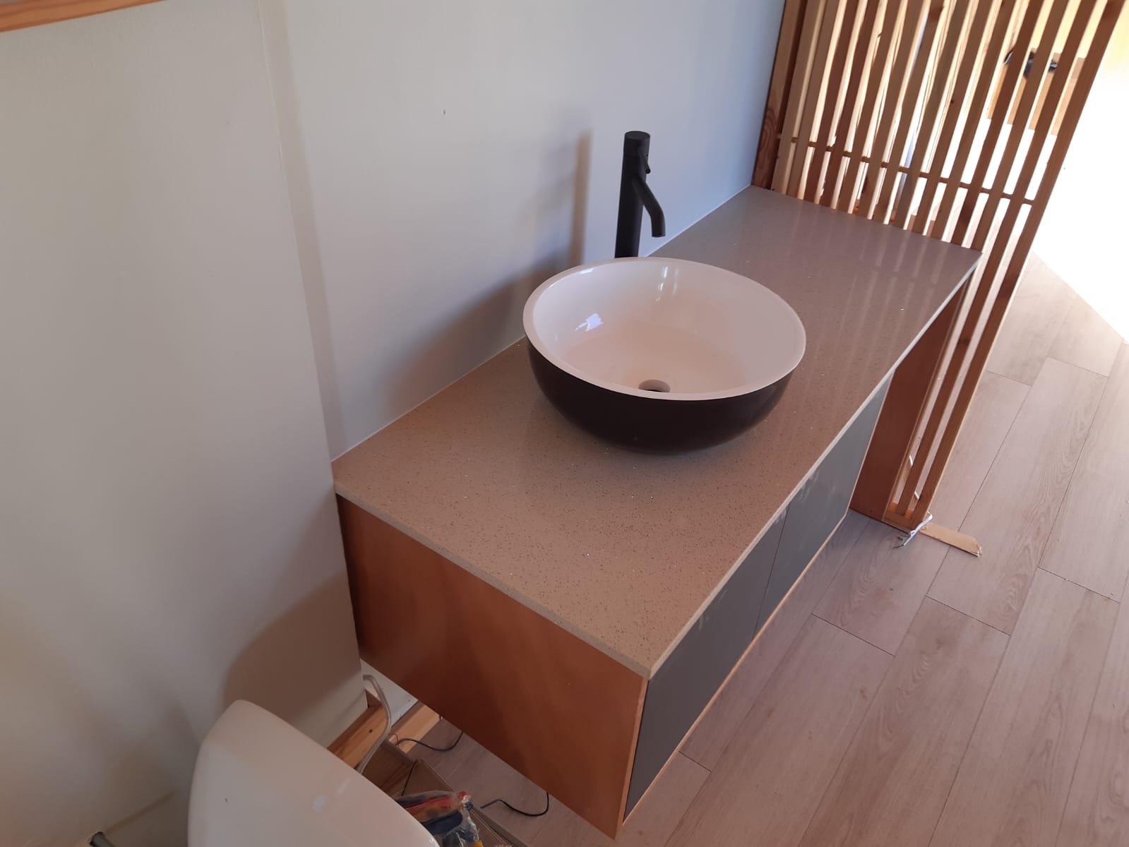 Bathroom vanity countertop